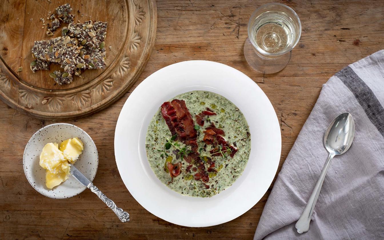 Grønkålssuppe med bacon
