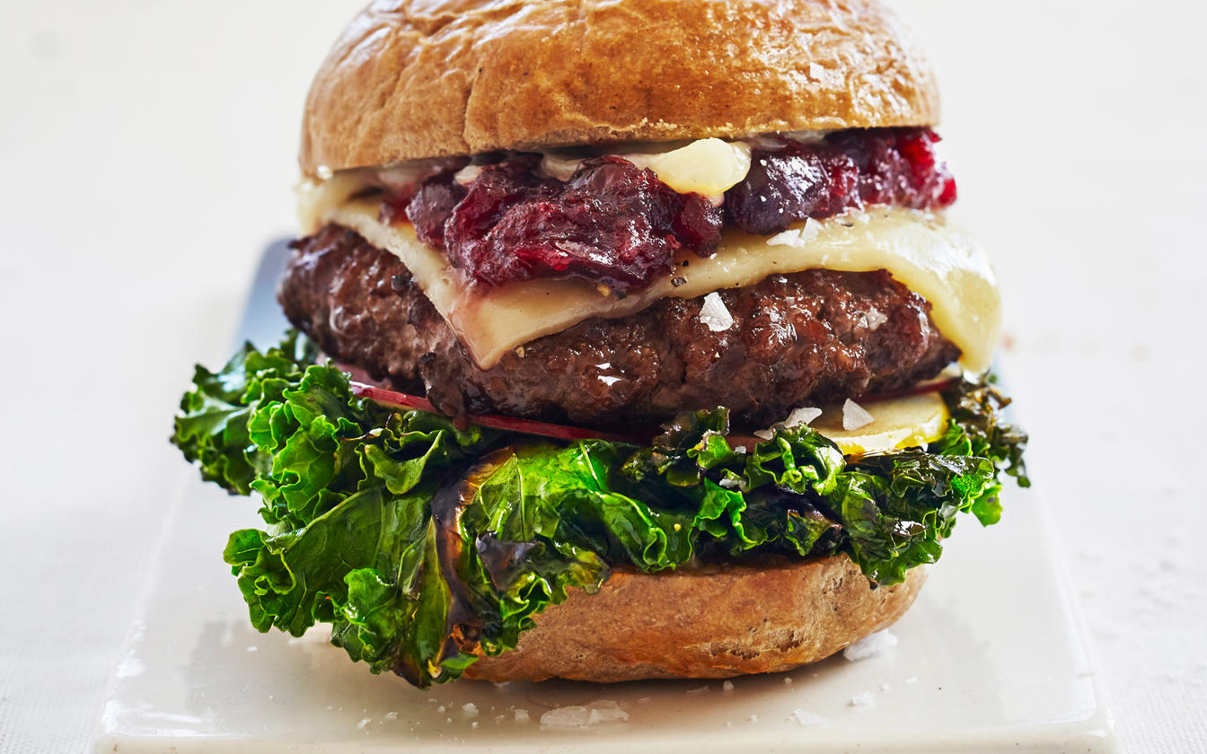 Burger med tranebærkompot