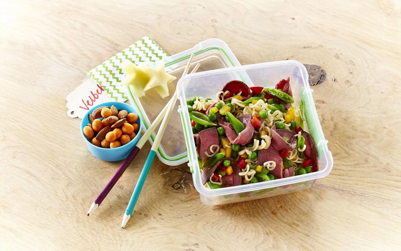 Nudelsalat med roastbeef