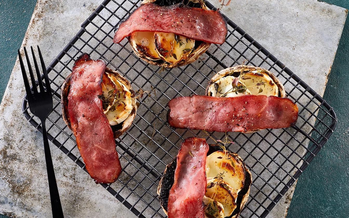 Portobello svampe med gedeost og kalkunbacon